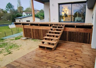 Réalisation d'aménagements intérieurs bois sur mesure à Toulouse